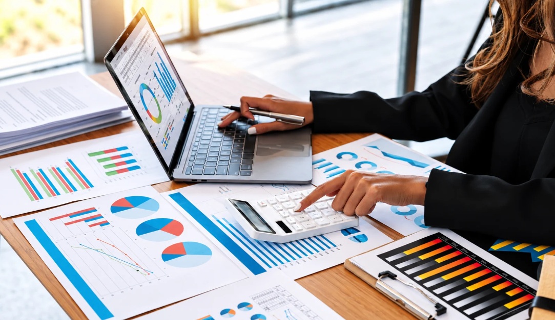 Canadian Small Businesses Grapple With Late Payments and Rising Debt